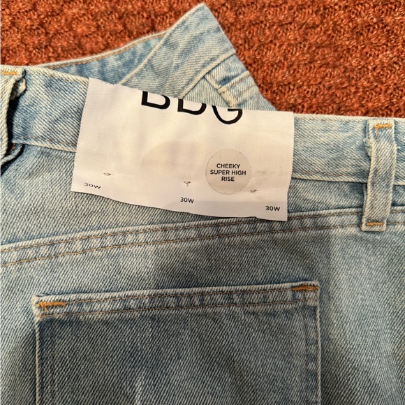 BDG NWT cheeky high waist jean shorts - Picture 2 of 2